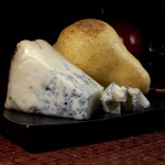 800px-Gorgonzola_and_a_pear