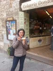 Erica alla Gelateria Dondoli (San Gimignano)